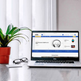 Custom image caption